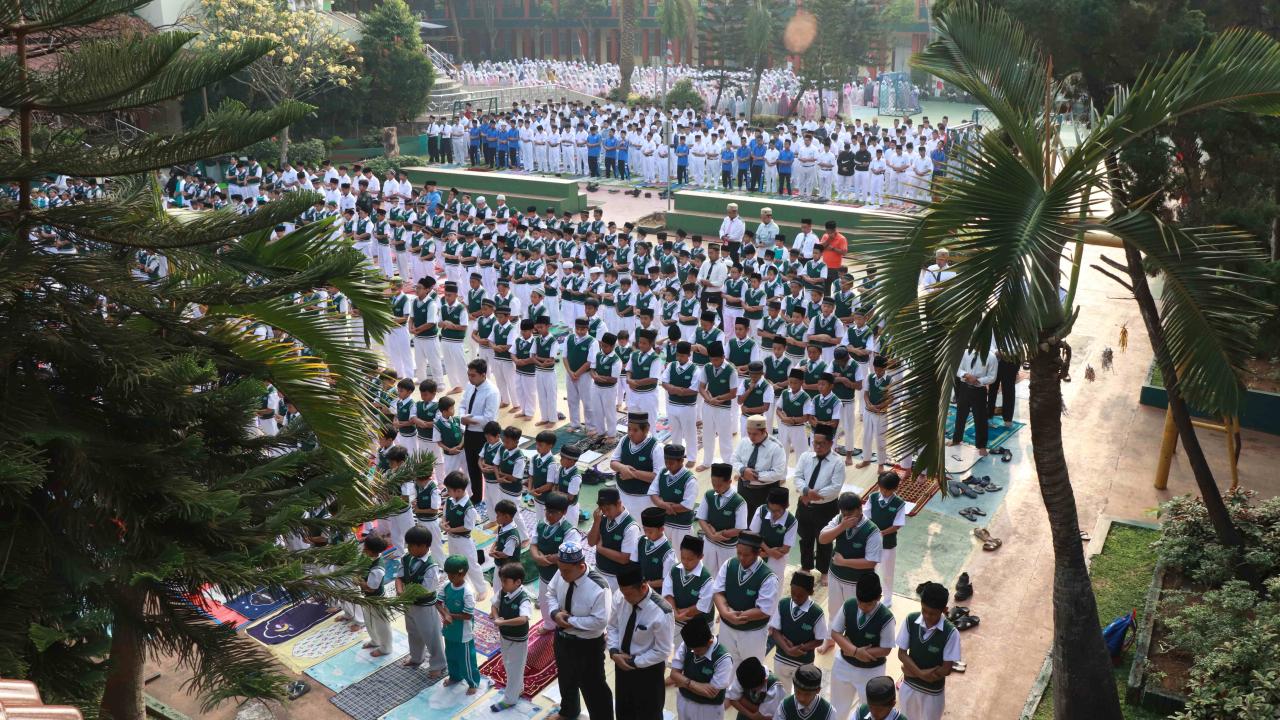 Sambut Maulid Nabi, MI dan MTs Pembangunan UIN Jakarta Gelar Salat Duha Kolosal hingga Ceramah Agama