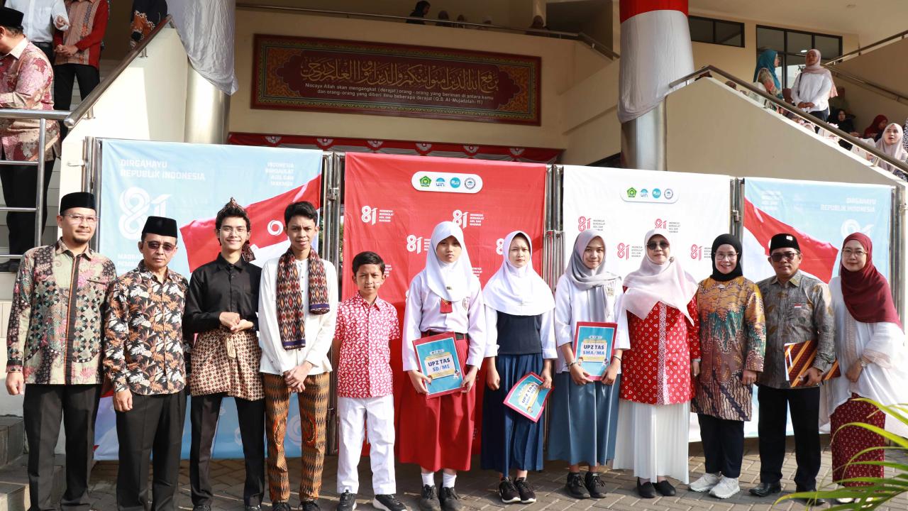 Dari Siswa untuk Sesama, UPZ TAS Salurkan Bantuan Pendidikan Rp91,5 Juta bagi 256 Pelajar